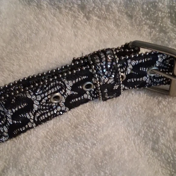 Belt - Picture 2 of 5